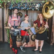 Walkabees Oktoberfest-Musi: Pressebild 2 4web
