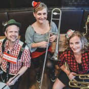 Walkabees Oktoberfest-Musi: Pressebild 5 4web
